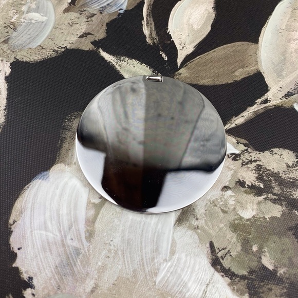 NWT Dior VIP Limited Edition Compact Mirror and Mimi Lipstick Set. - Picture 4 of 13